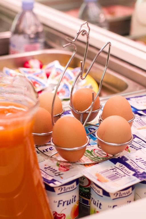 莱萨布勒-多洛讷 Les Hirondelles酒店 外观 照片